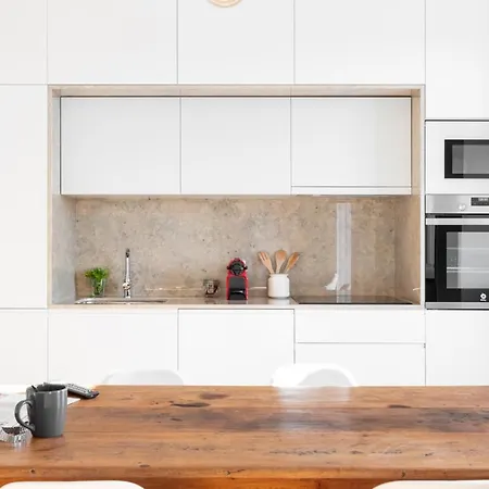 Joivy Marvelous 3-bed With Astonishing View And Terrace, Nearby St George Castle Appartement Lisboa