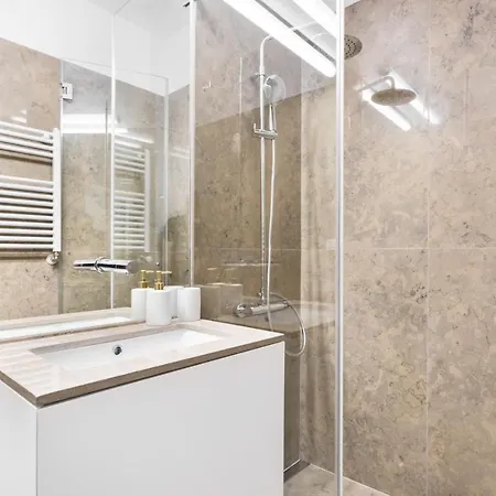Joivy Marvelous 3-bed With Astonishing View And Terrace, Nearby St George Castle Appartement *