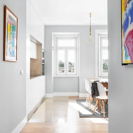 Joivy Marvelous 3-bed With Astonishing View And Terrace, Nearby St George Castle * Lisboa