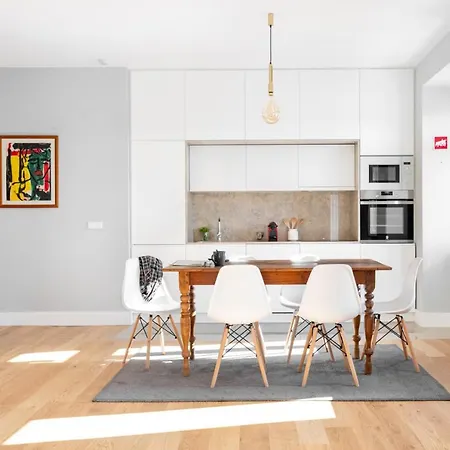 Joivy Marvelous 3-bed With Astonishing View And Terrace, Nearby St George Castle Лиссабон