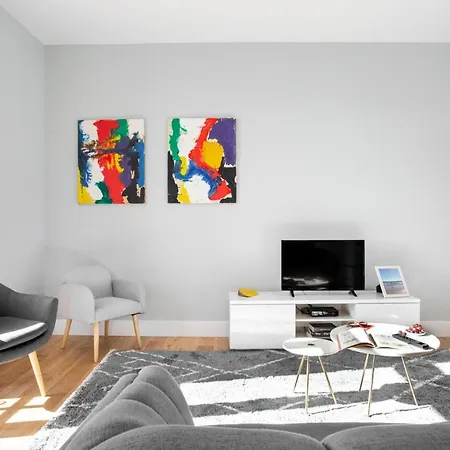 Joivy Marvelous 3-bed With Astonishing View And Terrace, Nearby St George Castle Apartman