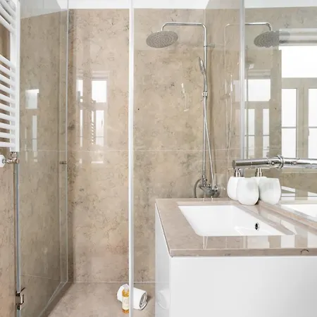 Joivy Marvelous 3-bed With Astonishing View And Terrace, Nearby St George Castle Апартаменты Лиссабон