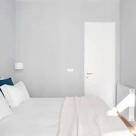 Joivy Marvelous 3-bed With Astonishing View And Terrace, Nearby St George Castle *